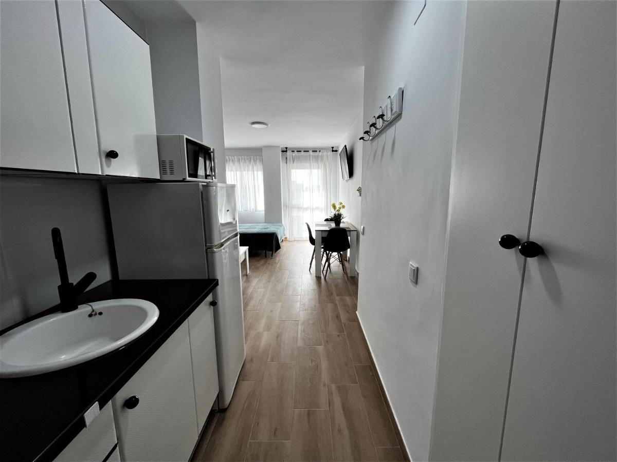 Ver7 - Estudio, Wifi, Fire Stick Amazon, Terraza, Vistas Al Mar, Piscina Torremolinos Kültér fotó